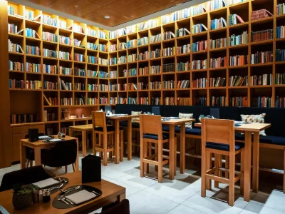 cafe-frankfurt-germany_1268-20912 (1)